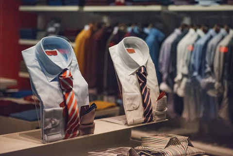 Cotton vs Polyester Shirts: Pros and Cons for Bulk Buyers